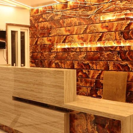 Hotel Mansa Канпур Экстерьер фото