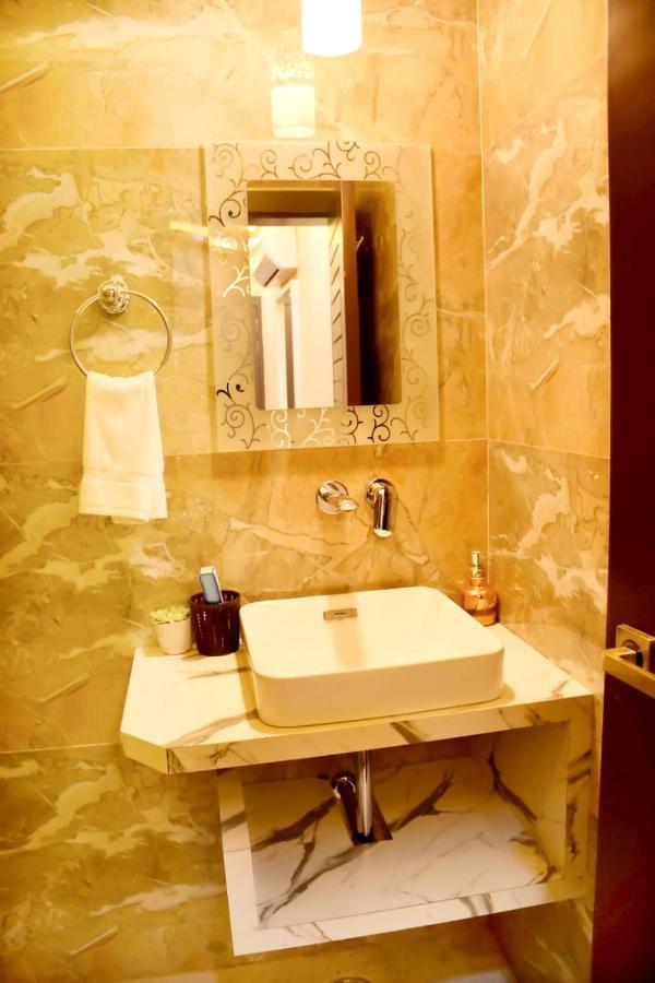 Hotel Mansa Канпур Экстерьер фото