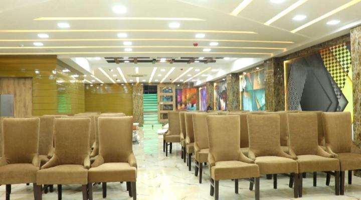 Hotel Mansa Канпур Экстерьер фото